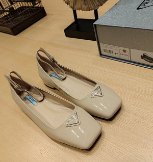 프라다 메리제인