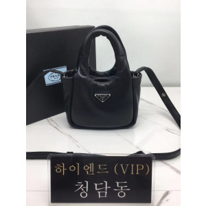 프라다 소프트 나파가죽 스몰 패딩백 1BA359