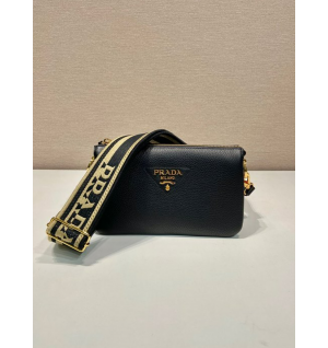 프라다 가죽 숄더백 1BH194