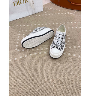 디올 워크앤 스니커즈