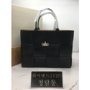 보테가베네타 아르코 토트백 라지