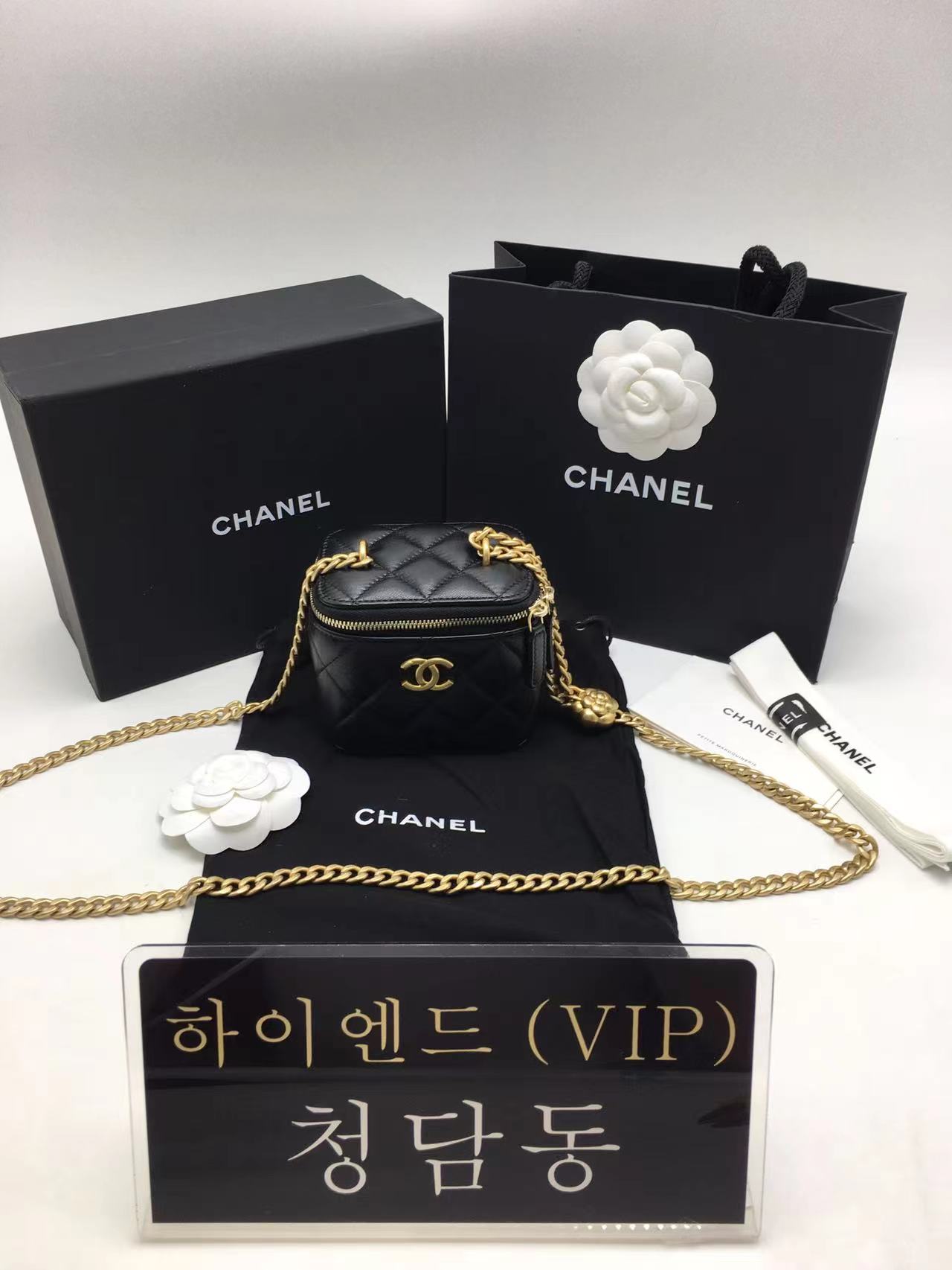 샤넬 23S 카멜리아볼 베니티백 미니