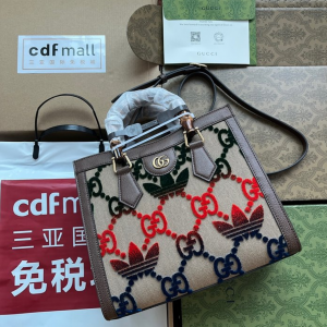 구찌 GG x ADIDAS 콜라보 다이애나 스몰 토트백 660195