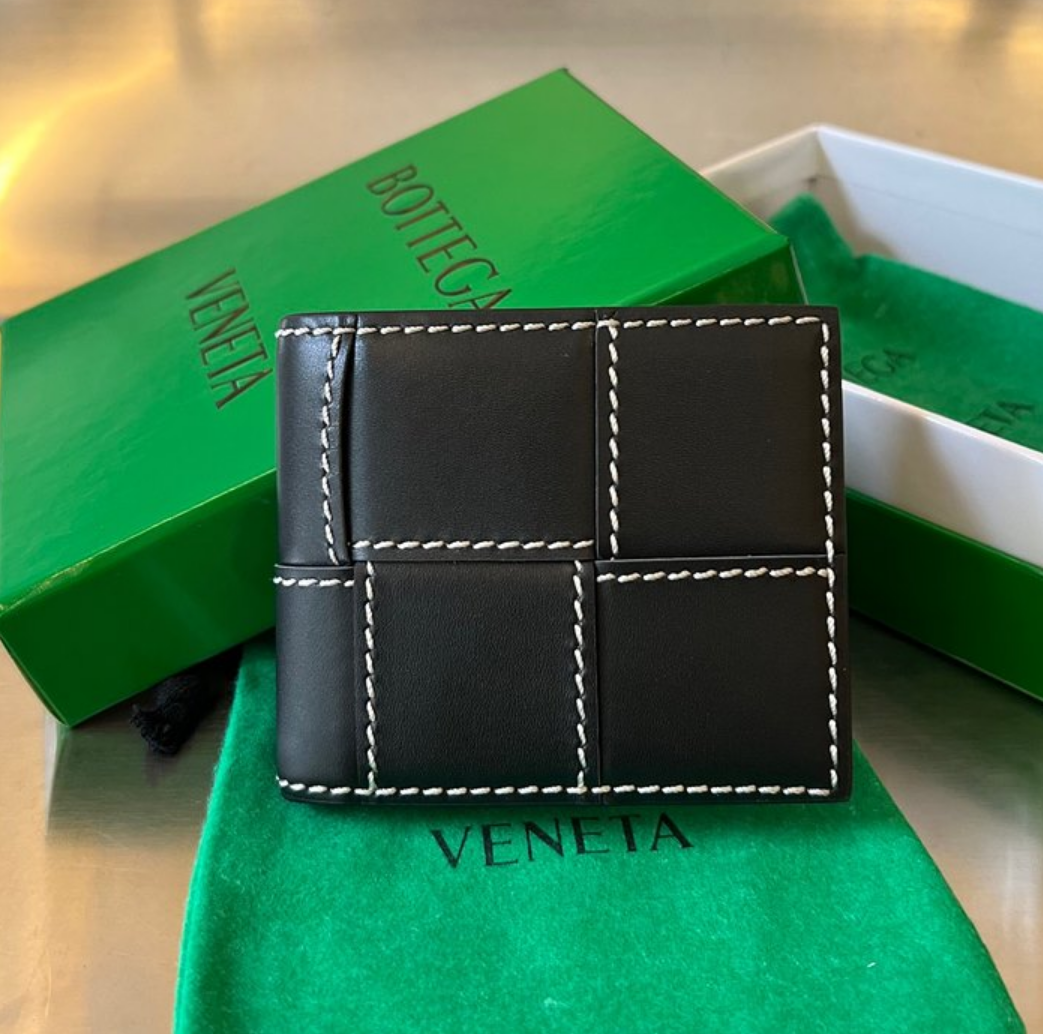 보테가베네타 인트레치아토 폴더형 반지갑 605721