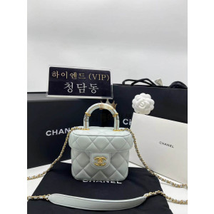 샤넬 23SS 스몰 코스메틱 케이스 AS3973