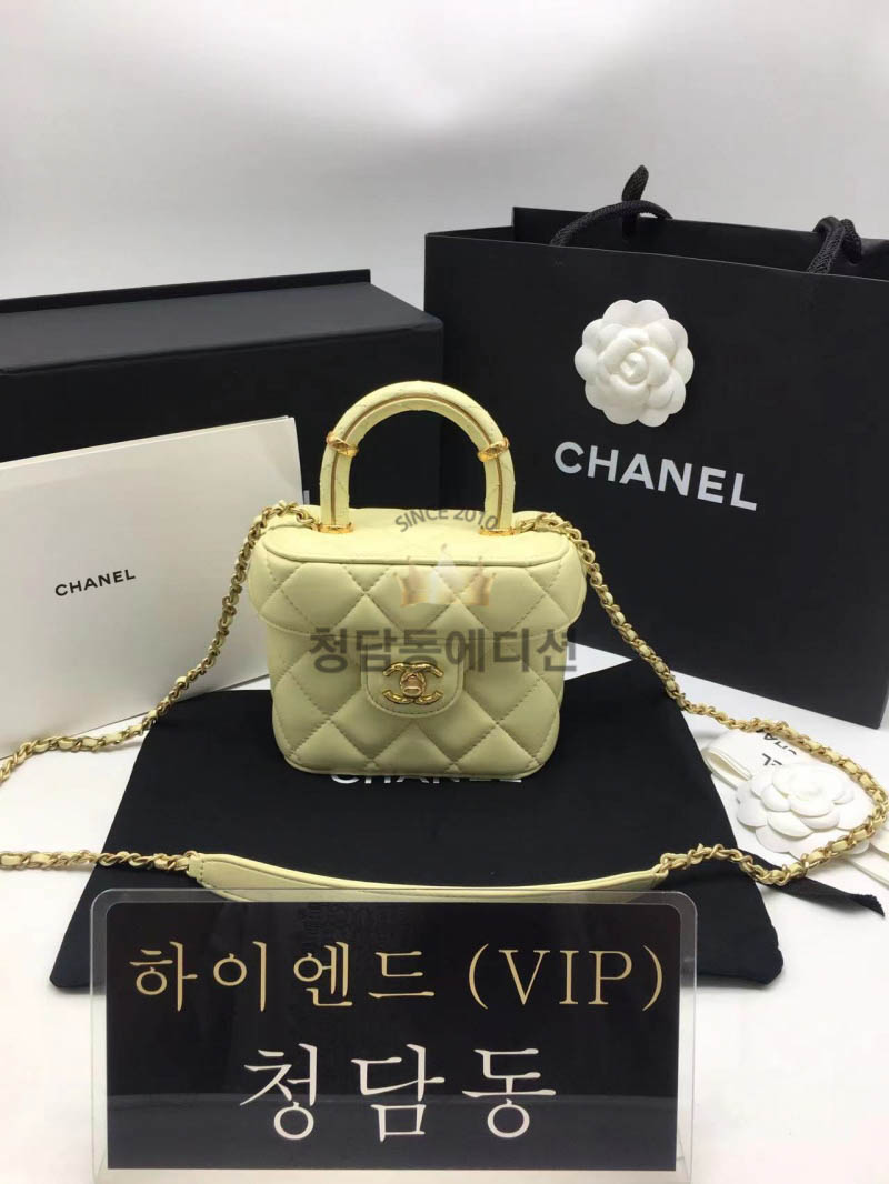 샤넬 23SS 스몰 코스메틱 케이스 AS3973