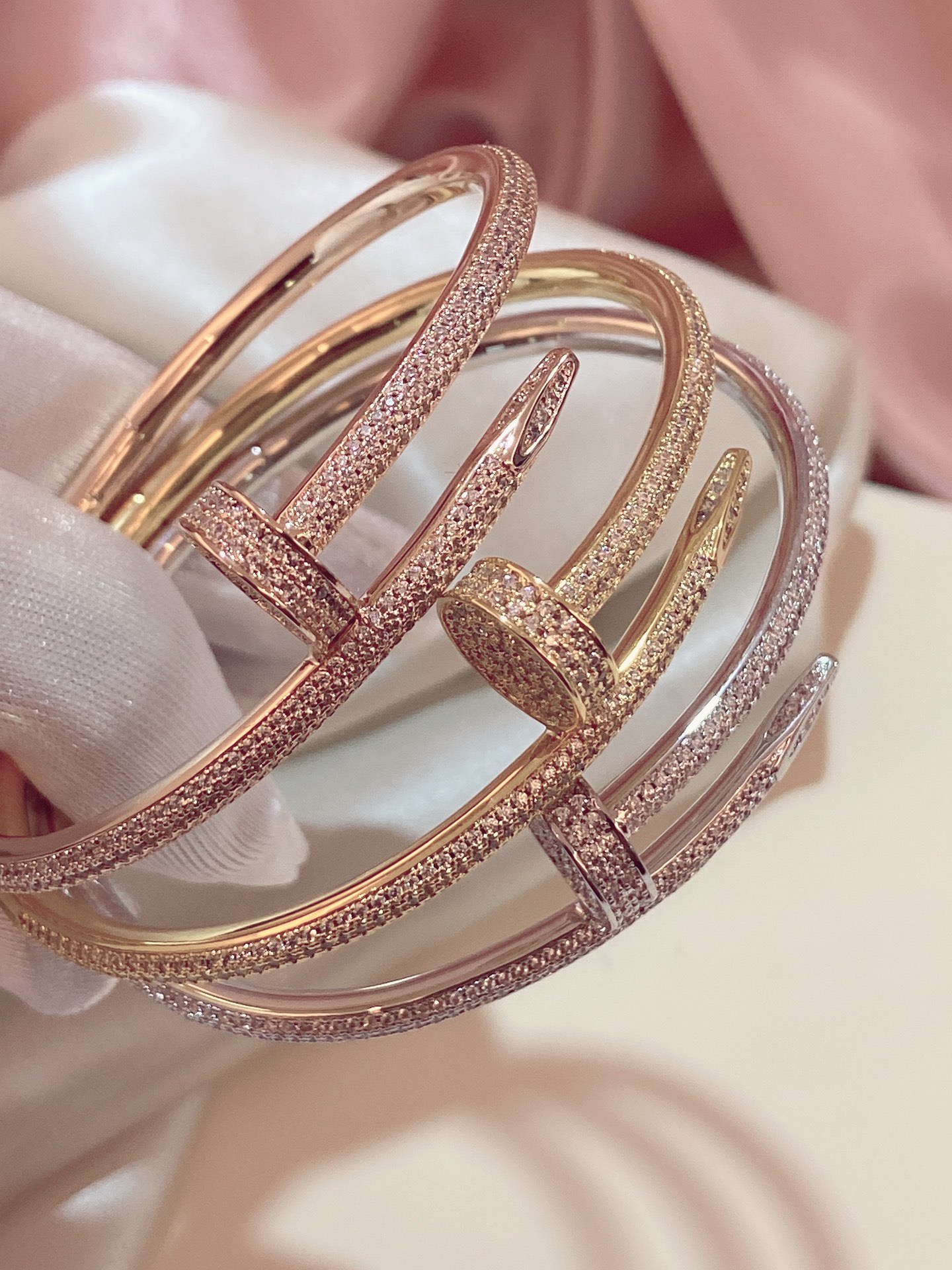 까르띠에 못팔찌 풀다이아 (3COLOR)