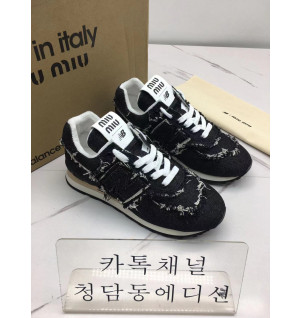 미우미우 X 뉴발란스 스니커즈