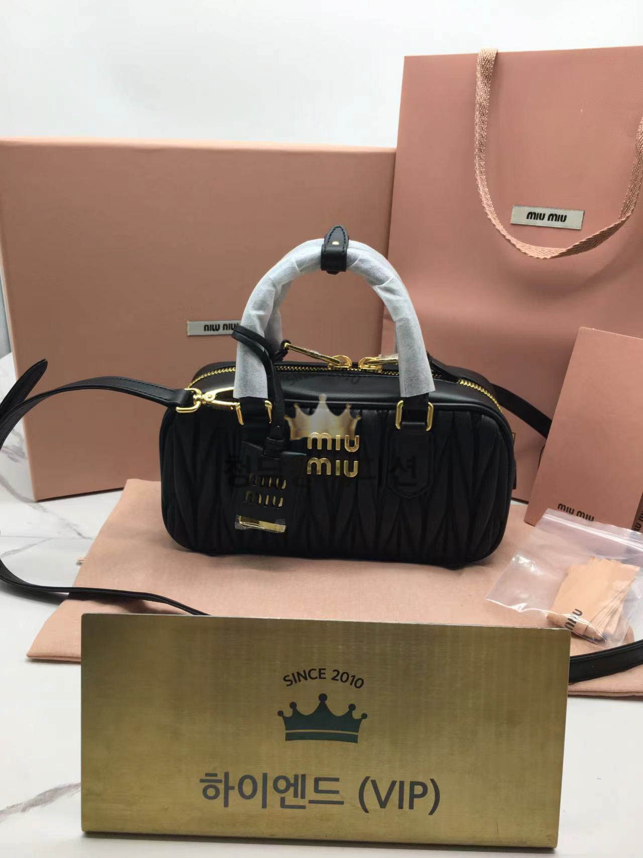 미우미우 아르카디 마테라쎄 나파 가죽 백 레귤러 (renewal ver.)