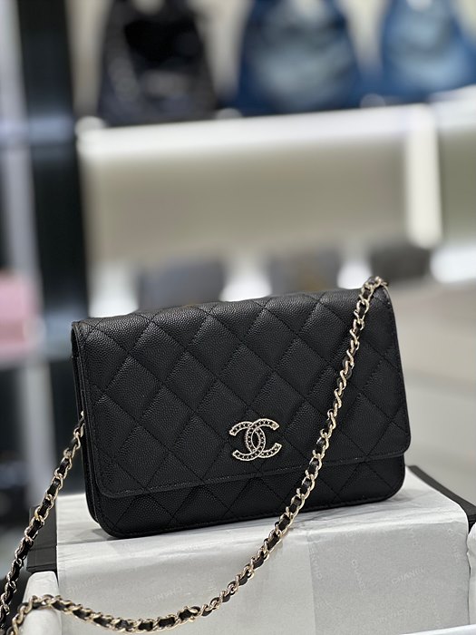 샤넬 23A 크리스탈장식 CC로고 WOC