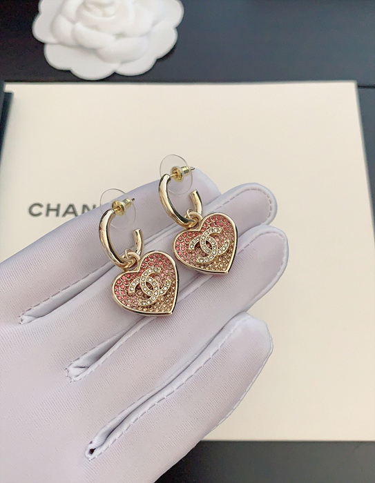 샤넬 chanel 그라데이션 하트 귀걸이 (2COLOR)