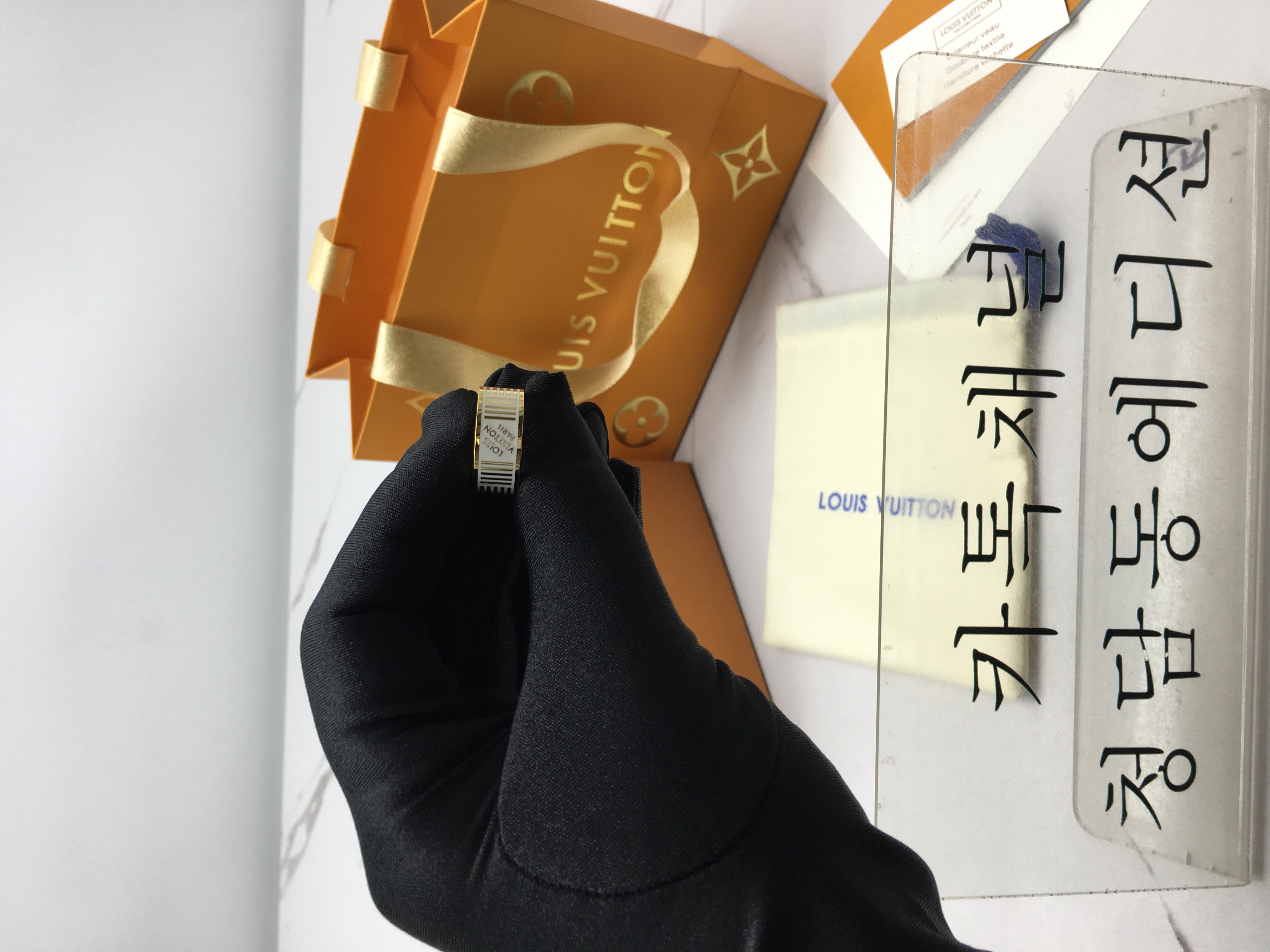 루이비통 lv 에나멜 링