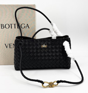 보테가베네타 23SS 안디아모 E/W 스몰 754990 (컬러 블랙)