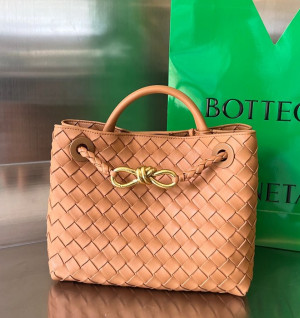  보테가베네타 24SS 안디아모 스몰 743568