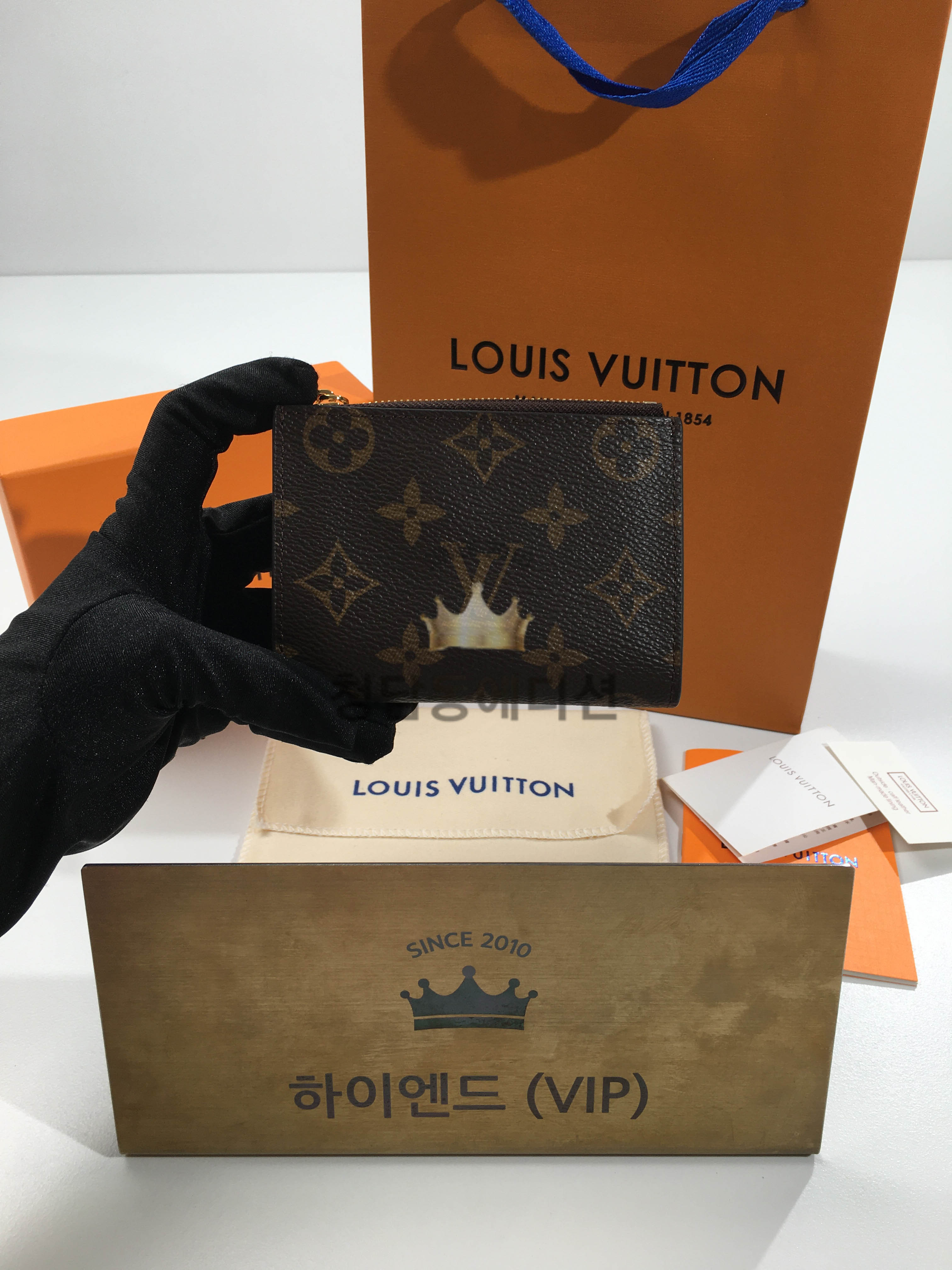 루이비통 리사 월릿 M82383 (내부 브라운)