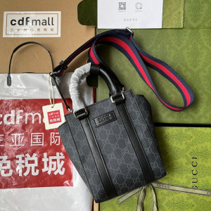 구찌 GG 수프림 벨트 디테일 미니 토트백 696010