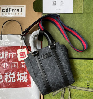 구찌 GG 수프림 벨트 디테일 미니 토트백 696010