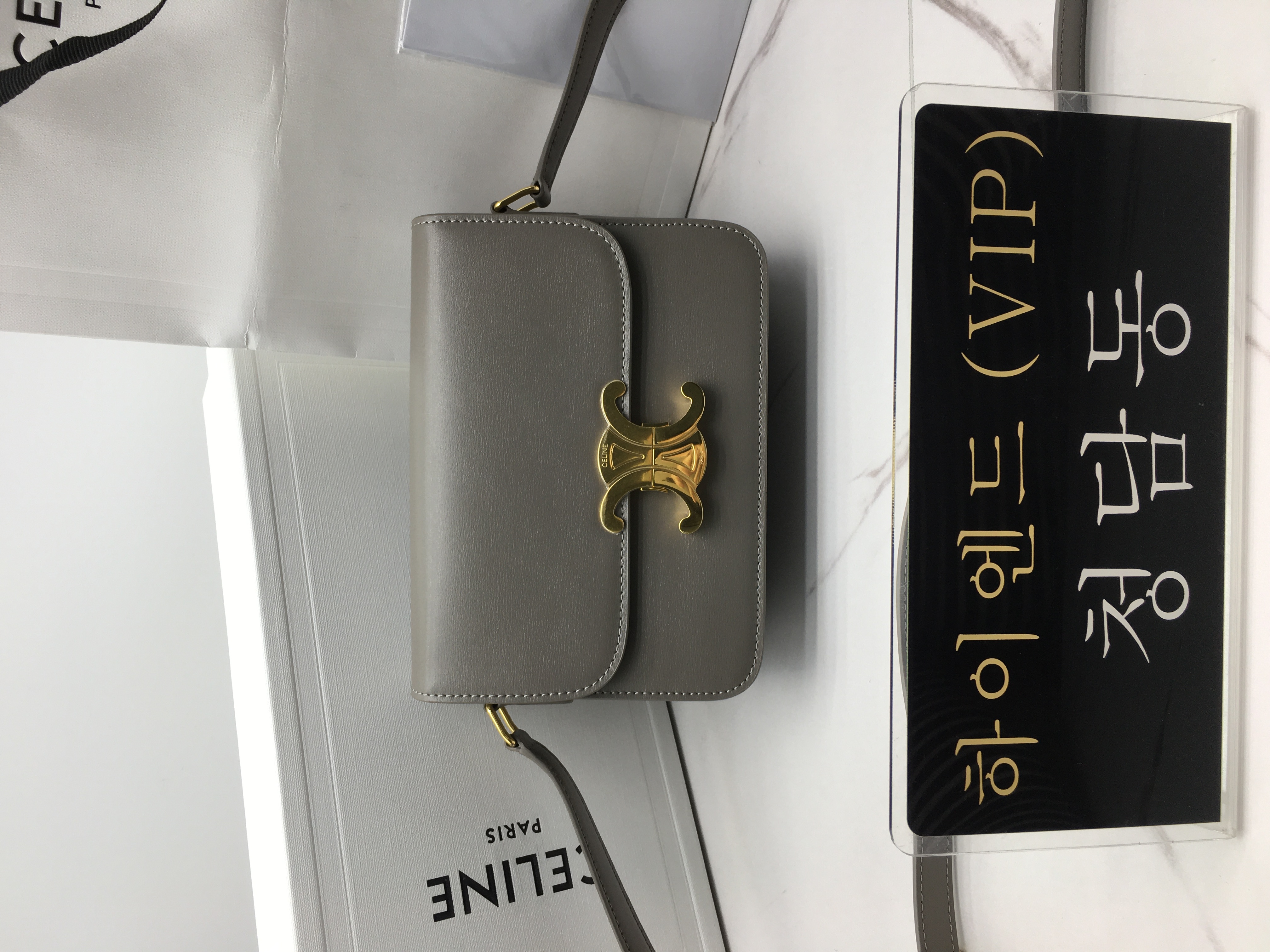 셀린느 트리오페 숄더백 틴 (컬러 그레이)