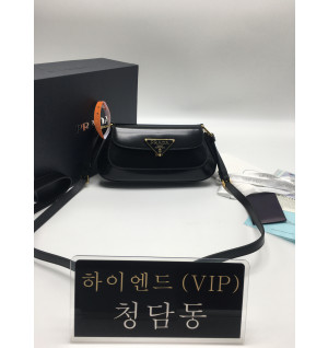 프라다 브러쉬드 가죽 숄더백 1BD345