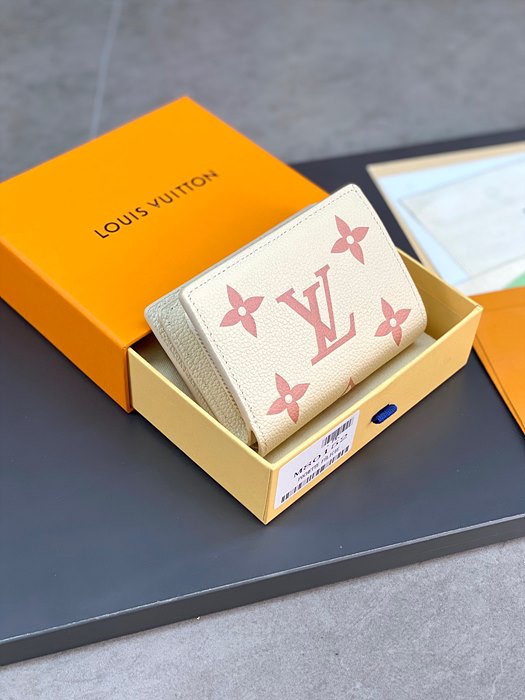 루이비통 클레아 월릿 M80151