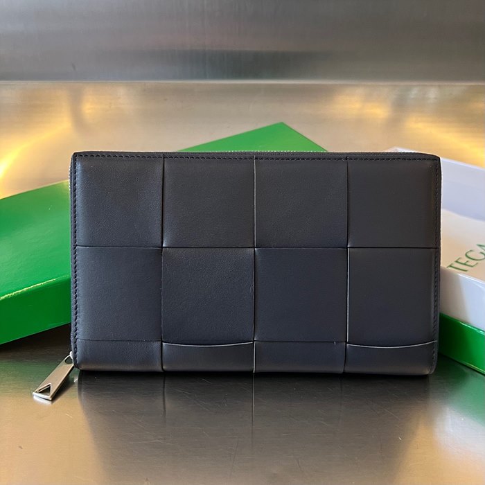 보테가 베네타 맥시 인트레치오 지퍼 어라운드 지갑 649607 (컬러 다크네이비)