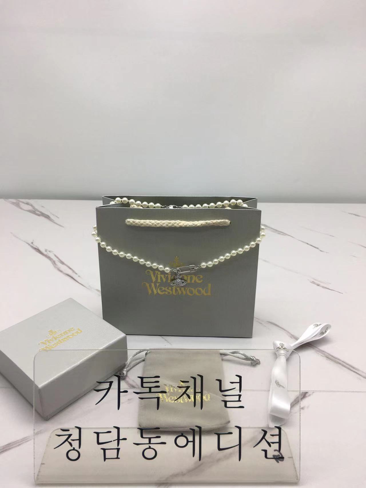 비비안웨스트우드 루크리스 펄 목걸이 (2COLOR)