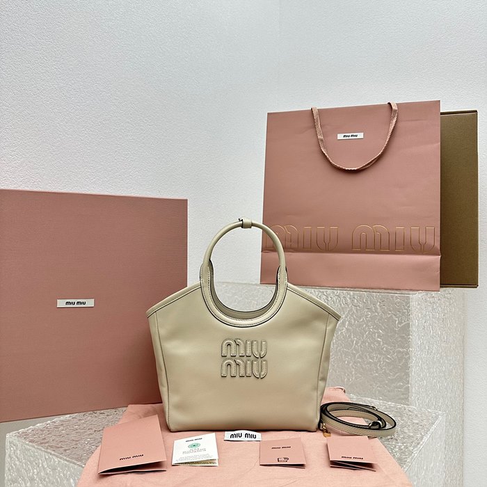 미우미우 23FW MIU MIU 아이비 가죽백