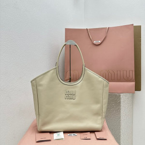 미우미우 23FW MIU MIU 아이비 가죽백