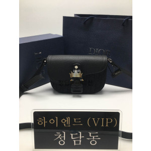 디올 남자 스트랩이 달린 안장 파우치 2ADCA435YKS_H03E