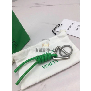 보테가베네타 트라이앵글 키링 651052