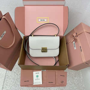 미우미우 MIU MIU 가죽 메탈로고 버클 숄더백