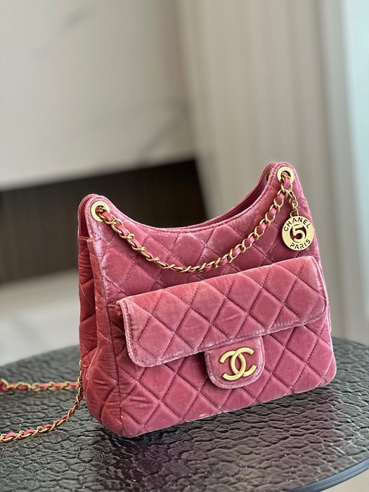 샤넬 23B 벨벳 포켓 체인 호보백 미디움