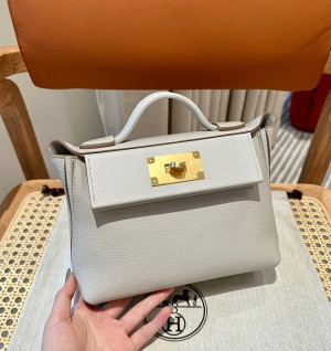 에르메스 2424백 (뉴켈리) 21size (컬러 펄 그레이)