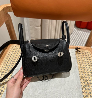 에르메스 미니 린디 올수공 (컬러 누아/은장)