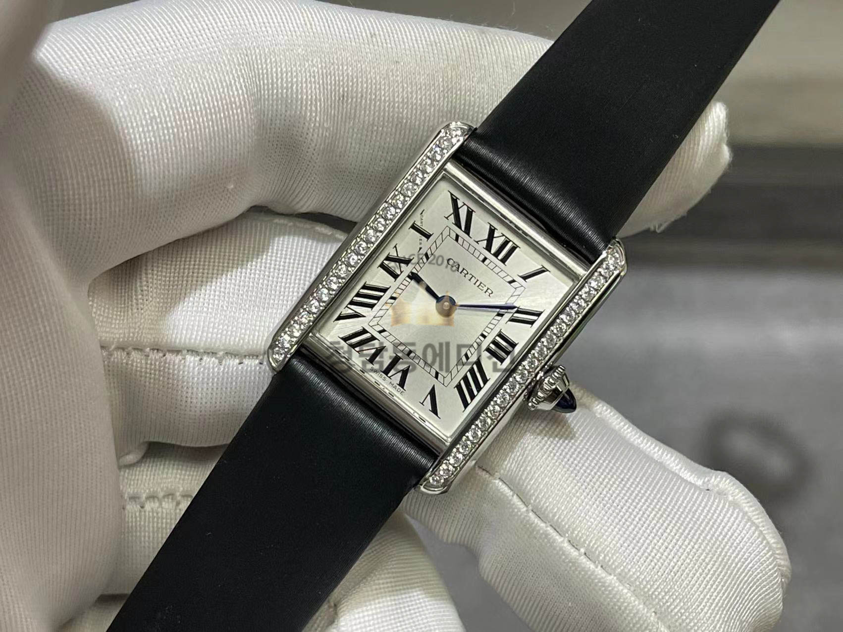 까르띠에 탱크 머스트 워치