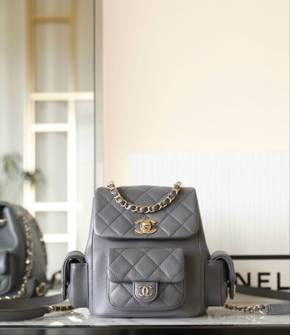 샤넬 23K 듀마 백팩 쓰리포켓 스몰 카프스킨 캐비어 (하이엔드급)