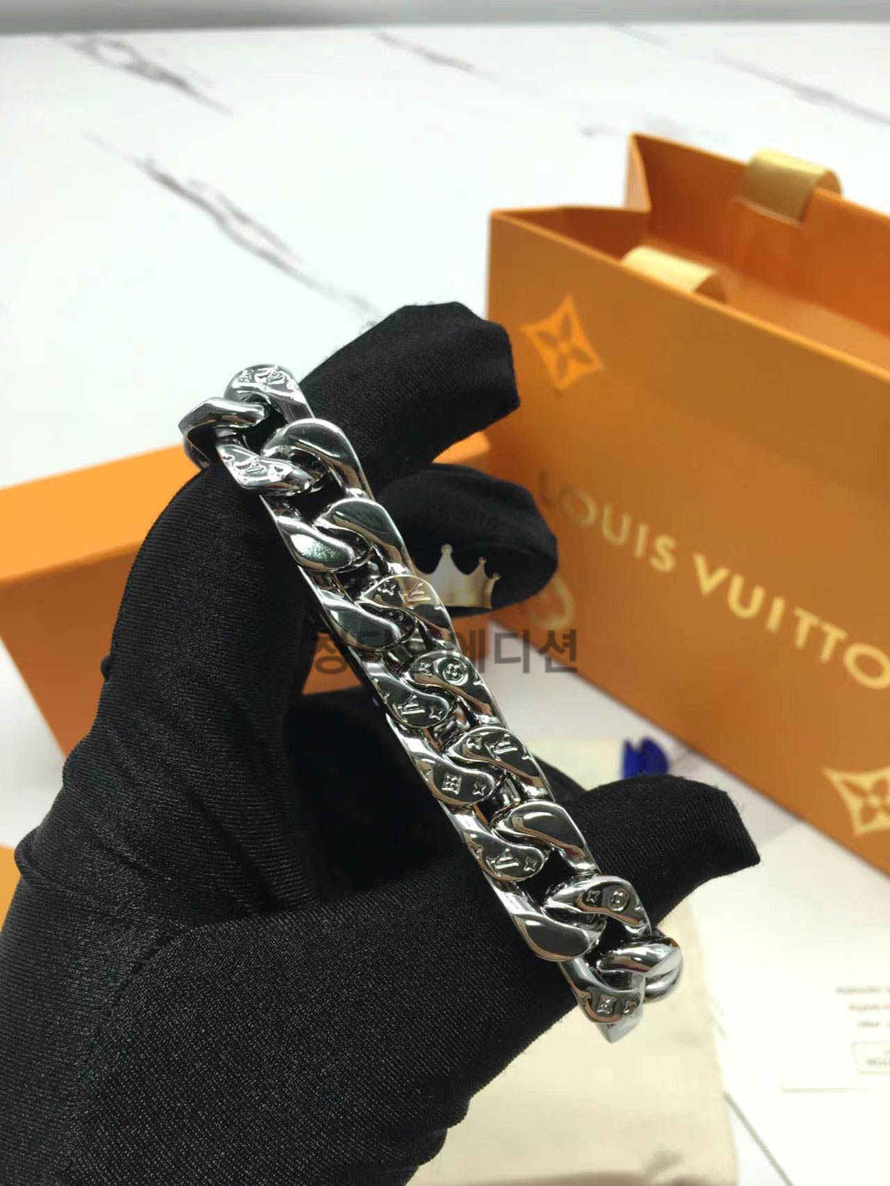 루이비통 모노그램 체인 링크 팔찌