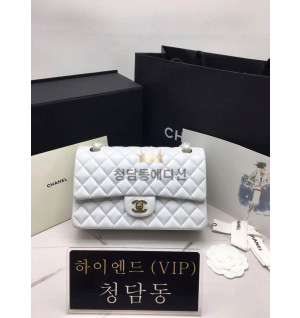 샤넬 클래식백 램스킨 라이트골드 미디움 25.5cm