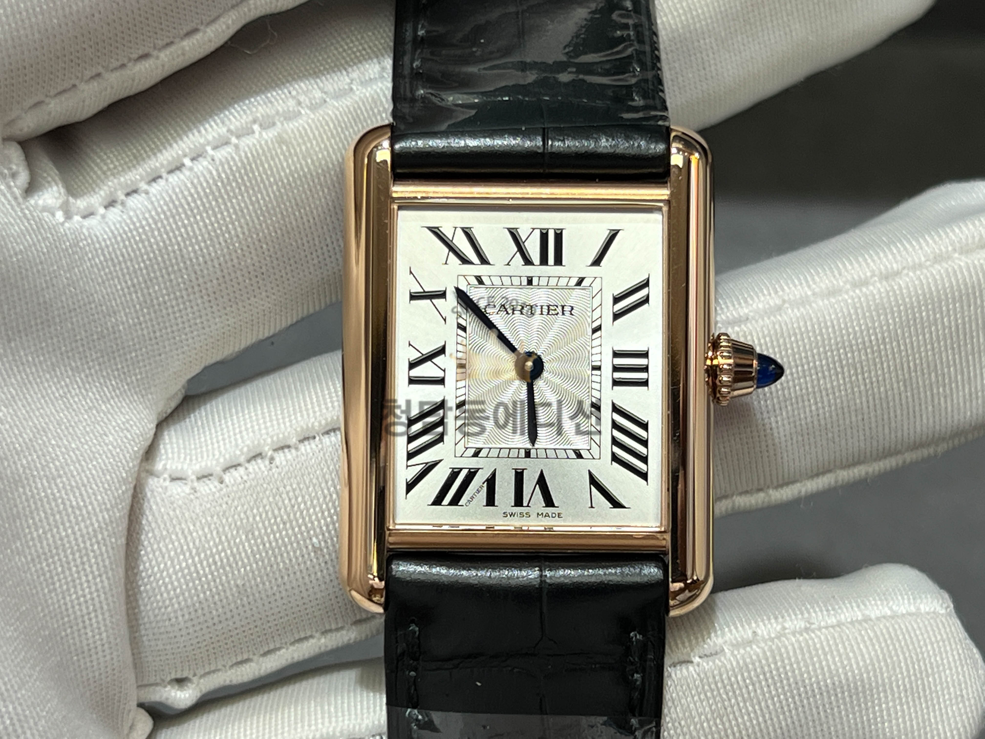 해외까르띠에 탱크루이 라지 로즈골드 WGTA0011