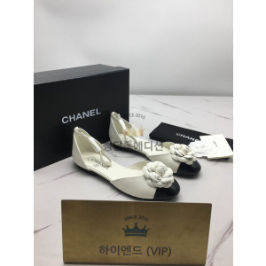샤넬 까멜리아 메리제인 플랫 슈즈 화이트
