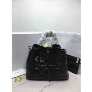 디올 클링클 뚜주흐 백 미디엄 매크로 까나쥬 블랙