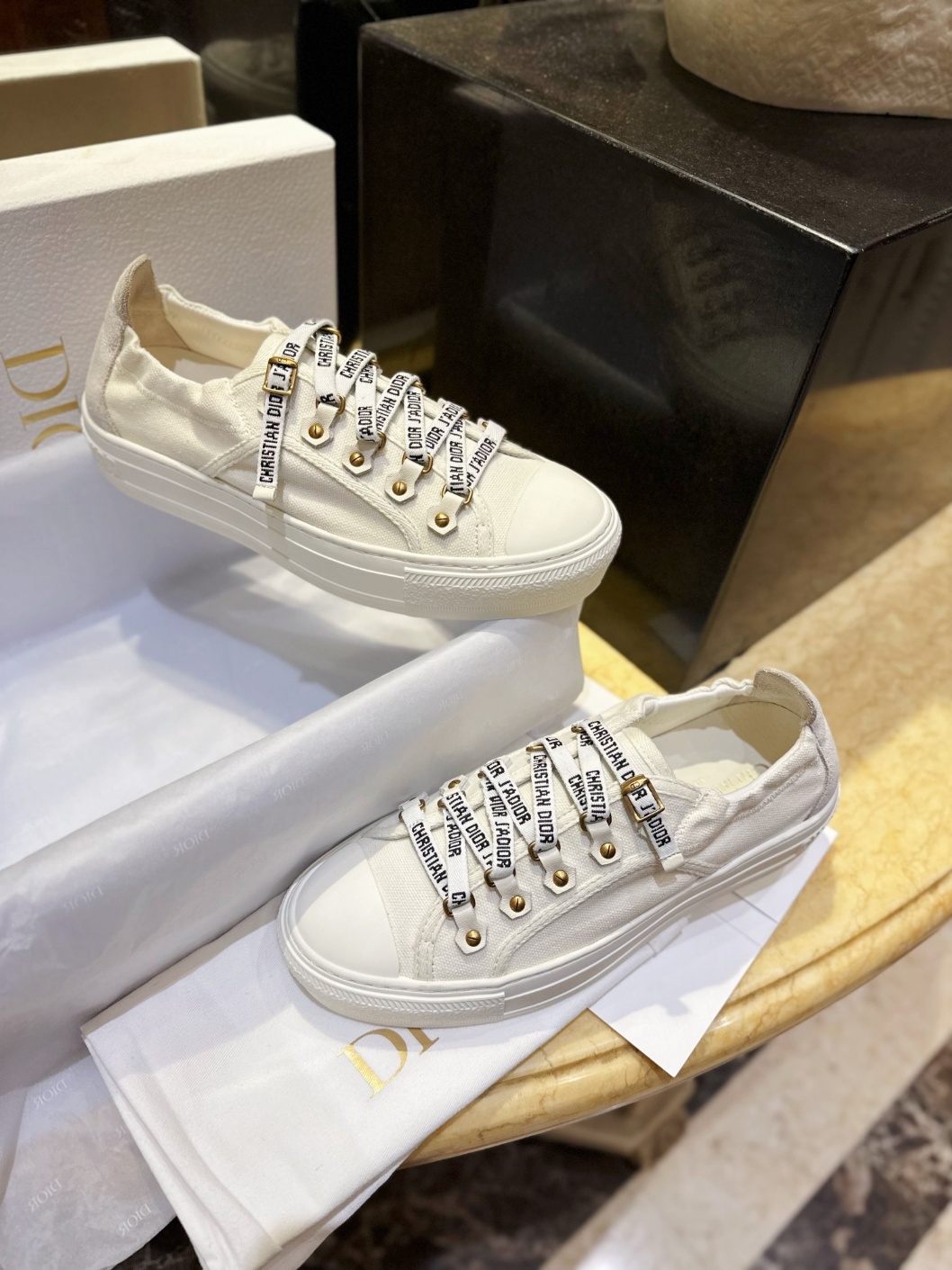 디올 워크앤디올 스니커즈