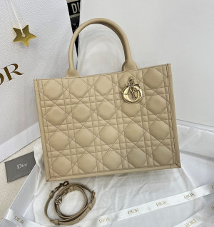 디올 까나쥬 퀼팅 북토트백 미디움 (숄더 스트랩 ver.) 