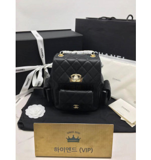 샤넬 23K 듀마 백팩 쓰리포켓 미디움 카프스킨 캐비어 (하이엔드급)