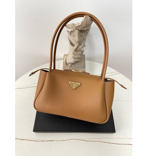프라다 미디움 레더 핸드백 1BA444