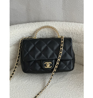 샤넬 핸들 장식의 미니 플랩 백 17CM