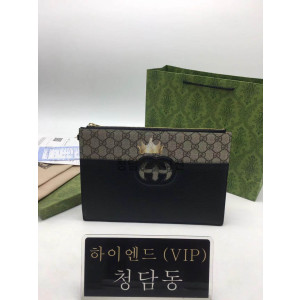 구찌 GG 컷아웃 인터로킹 G 클러치백 723320 (컬러 블랙)