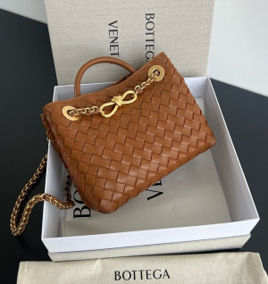 보테가베네타 24SS 안디아모 스몰 체인 숄더백 786008