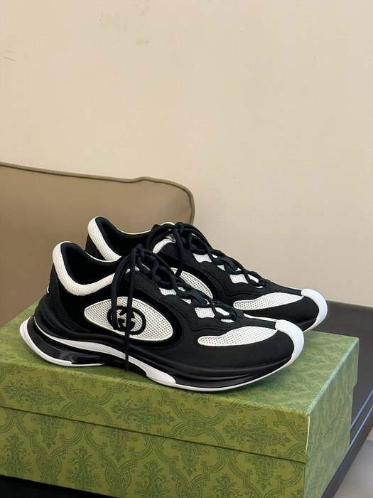 구찌 런 스니커즈 (남녀공용)