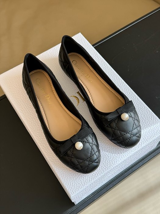 디올 cd 펄 까나쥬 퀄팅 발레리나 플랫 (컬러 블랙, 살구)